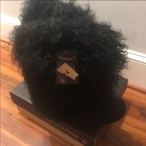 Black boetie bear paws